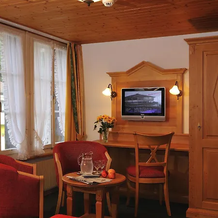Swiss Szálloda 3*